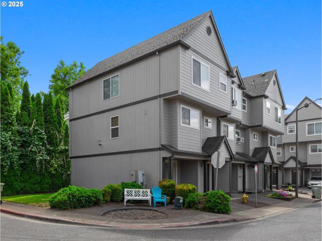 Townhouse for sale in Beaverton