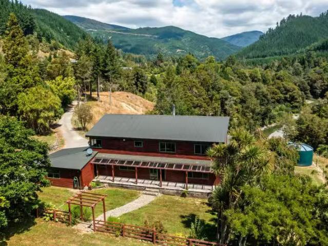 House for sale in Marlborough