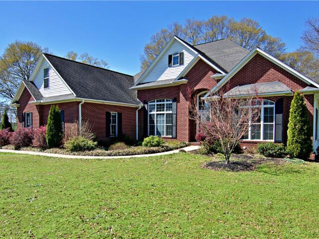 House for sale in Carnesville, Georgia