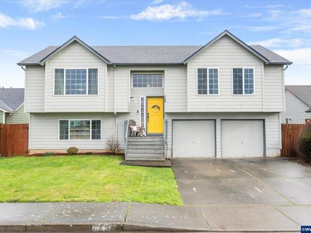 House for sale in Oregonia