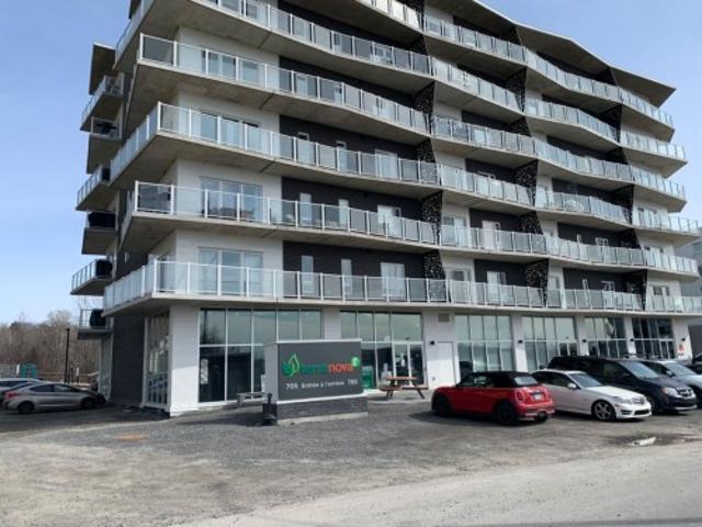 Commercial for rent in Urbanova, Terrebonne