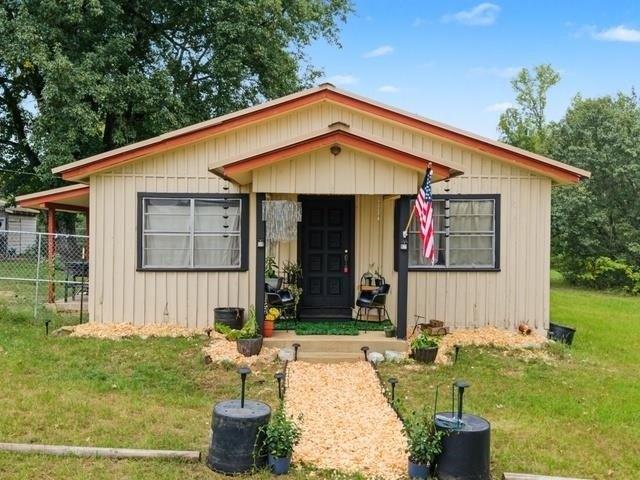House for sale in Marion, Texas