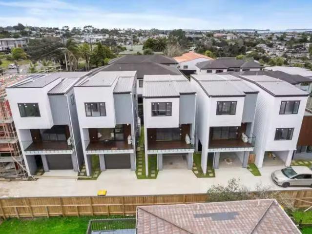 Apartment for sale in Paremoremo, Oroua County