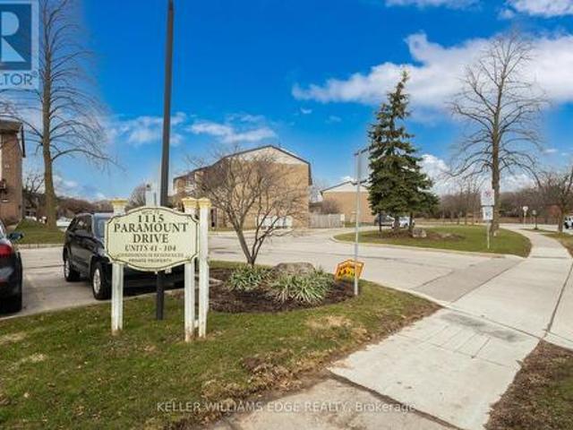 Townhouse for sale in Ancaster, Ontario