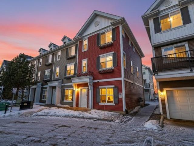 Townhouse for sale in Wedgewood, Alberta