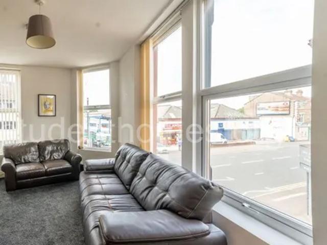 House for rent in Kensington, Calderstones