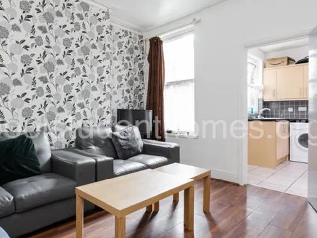 House for rent in Kensington, Calderstones