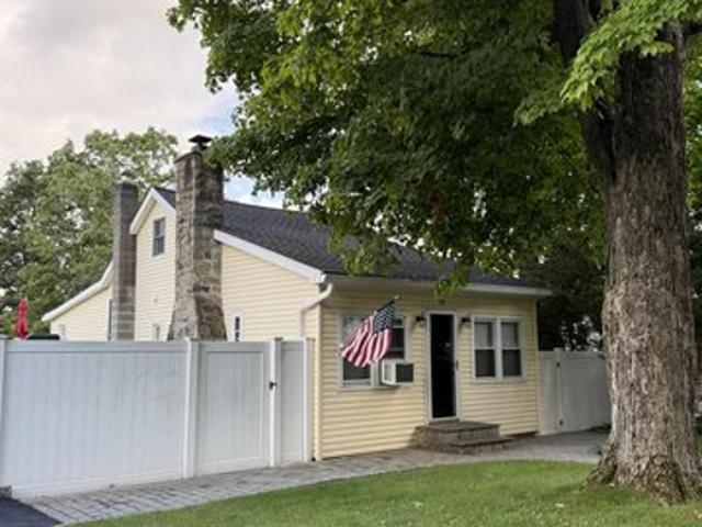 House for sale in Putnam Valley, New York