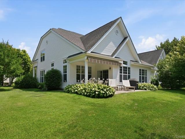 Condo for sale in Centereach, New York