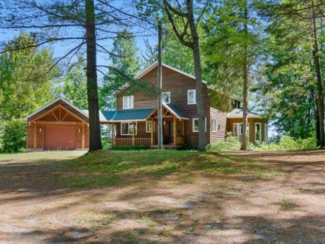 House for sale in Otter Lake, Quebec
