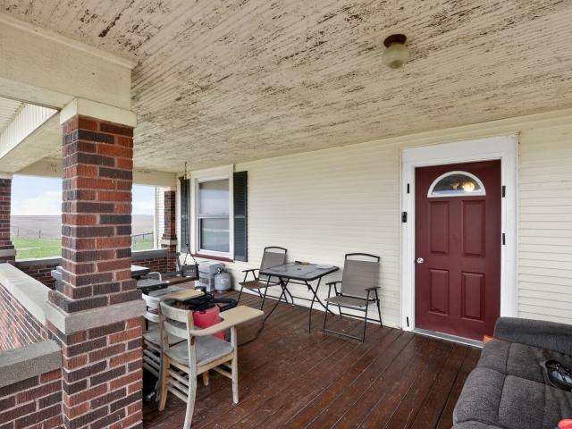 House for sale in Altona, Illinois