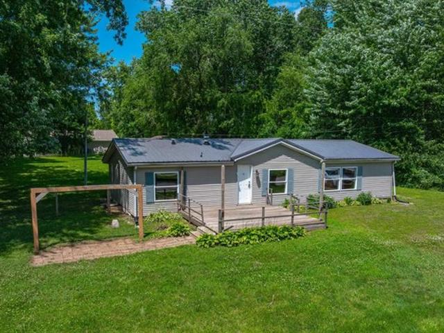 House for sale in Leesburg, Indiana