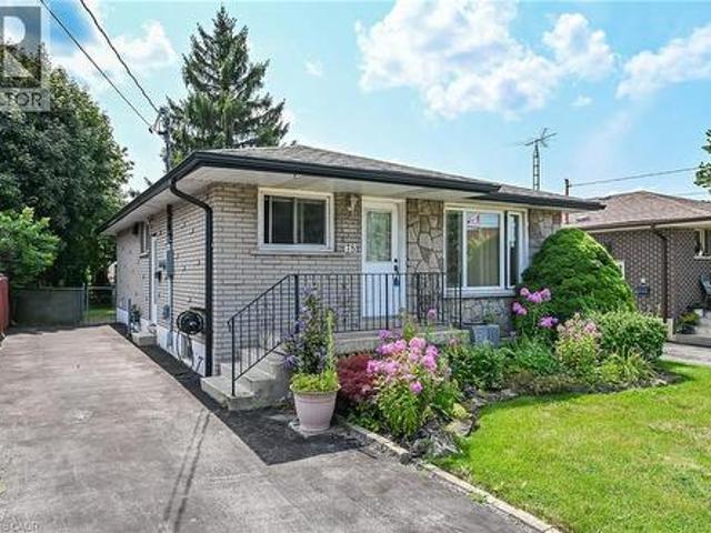 House for sale in Ancaster, Ontario
