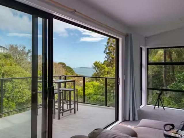 House for sale in Days Bay, Wellington
