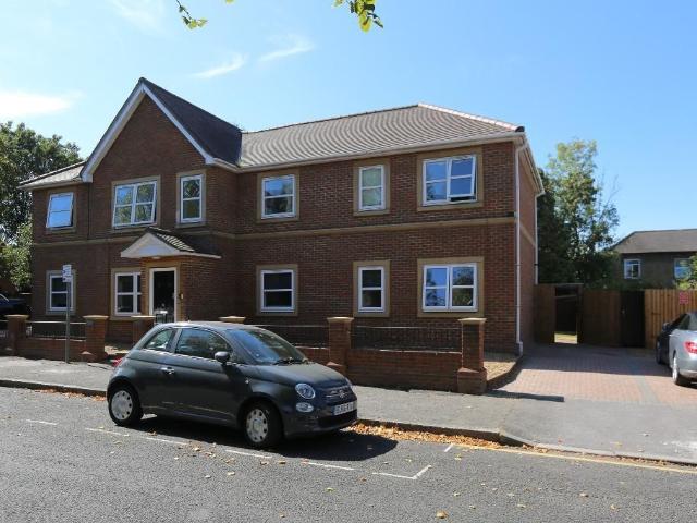 Apartment for rent in Gidea Park, Greater London