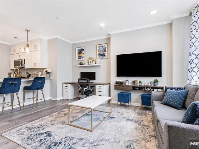 Townhouse for sale in Wood Ridge, New Jersey
