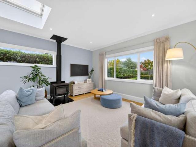 House for sale in Chaslands, Canterbury