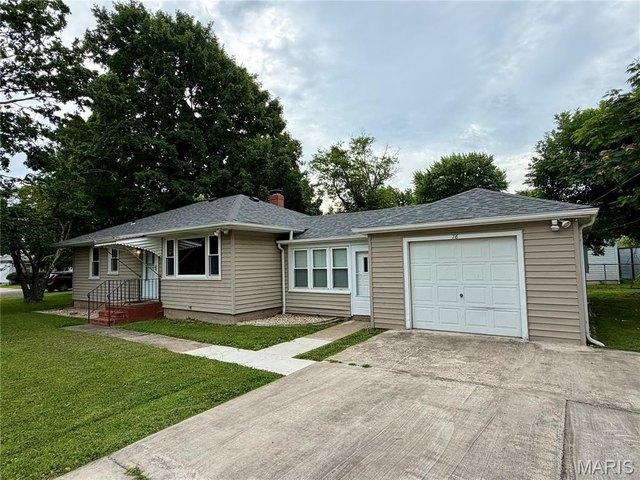 House for sale in Cottage Hills, Illinois