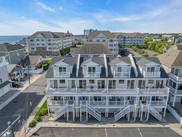 Townhouse for sale in Long Branch