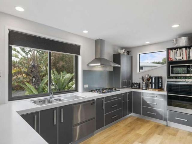 House for sale in Avondale