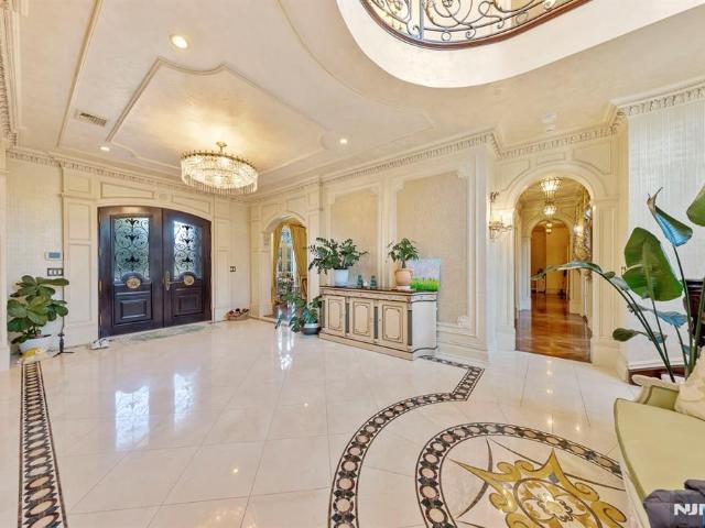 House for sale in Englewood Cliffs, New Jersey