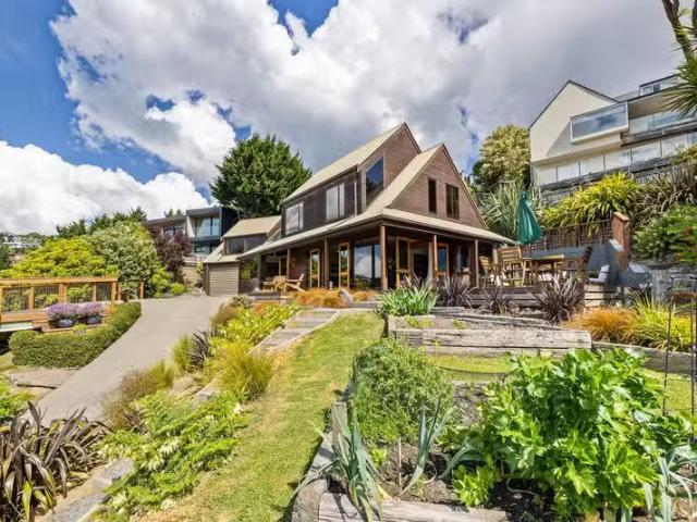House for sale in Chaslands, Canterbury