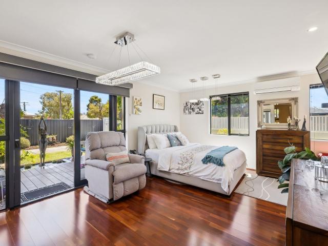 House for sale in Cloverdale, Western Australia