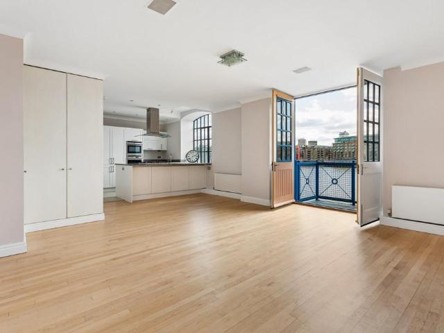 House for rent in Tower Liberty, Wapping