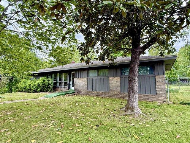 House for sale in Theodosia, Missouri