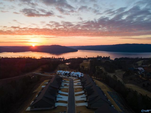 Condo for sale in Guntersville