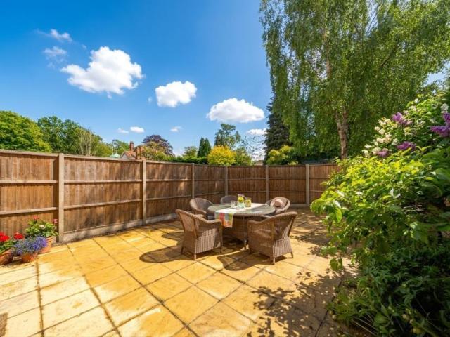 Apartment for rent in Horsell, Woking