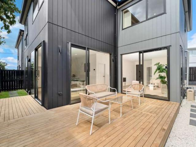 House for sale in Wairau Valley