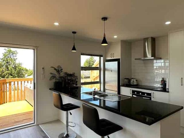 House for rent in Oratia, Oroua County