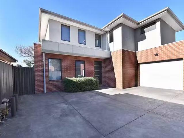 House for rent in Keilor, Victoria