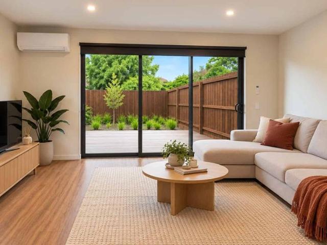 Townhouse for rent in Heathcote, Canterbury