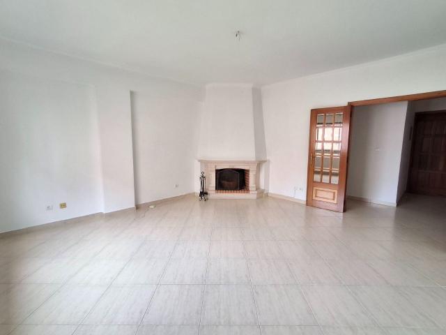 Apartamento alugar em Casal do Cotão, Sintra
