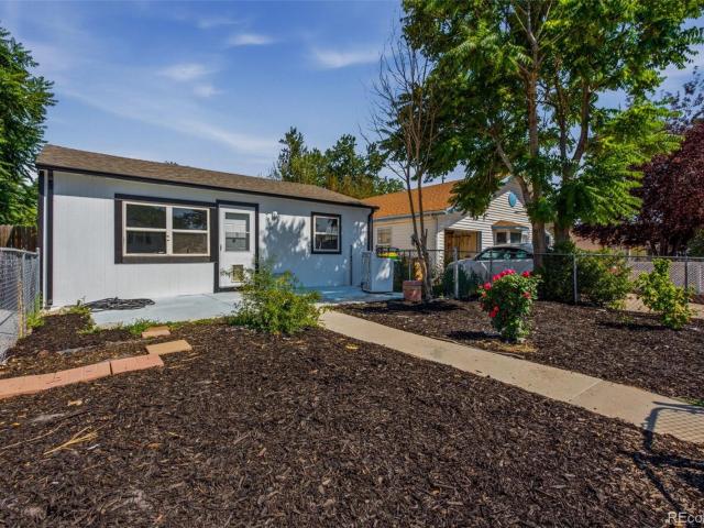 House for sale in Dupont, Colorado