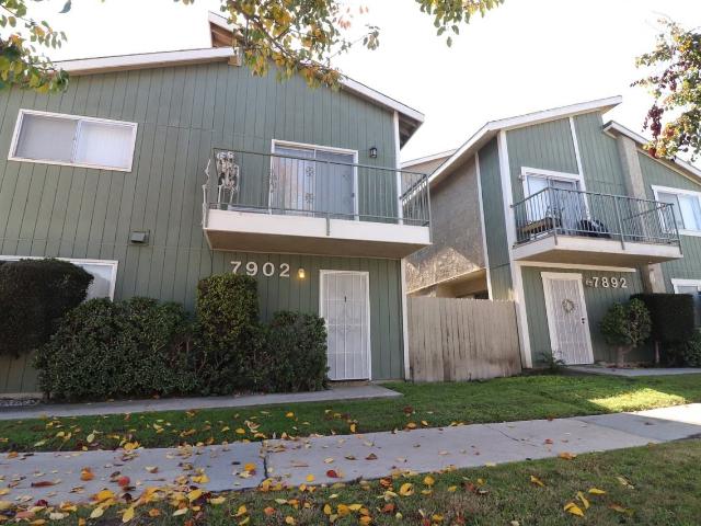 Apartment for rent in Huntington Beach, California