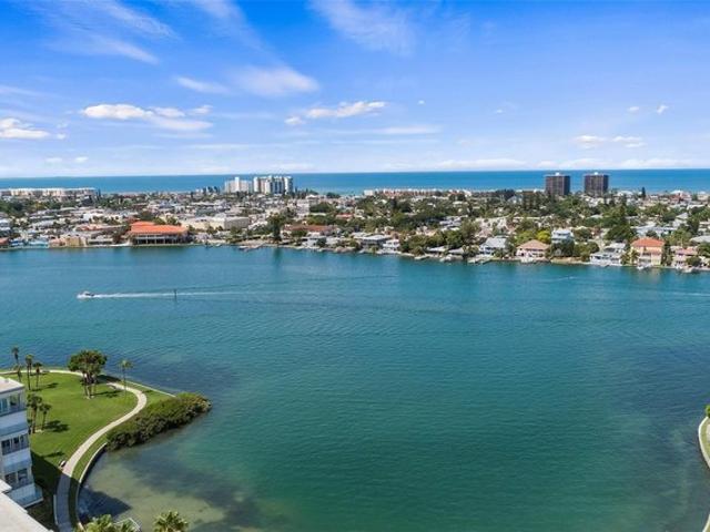 Condo for sale in South Pasadena, Florida