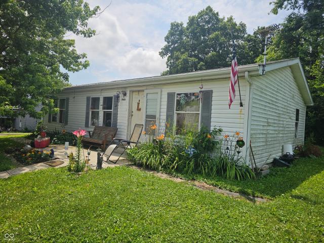 House for sale in Coatesville, Indiana