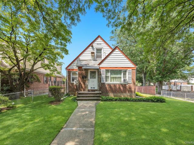 House for sale in Queens, Nassau
