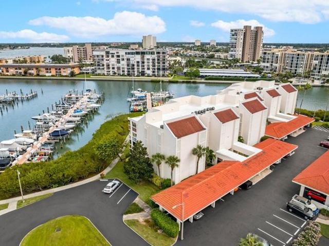Condo for sale in South Pasadena, Florida