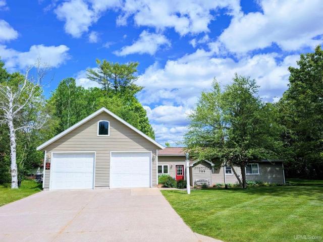 House for sale in Gwinn