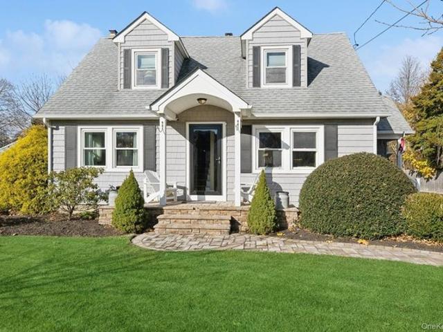House for sale in Jamesport, New York