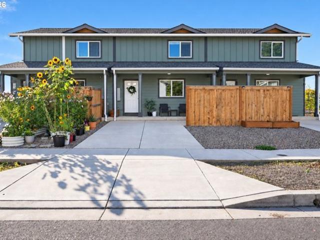 Townhouse for sale in Oregonia