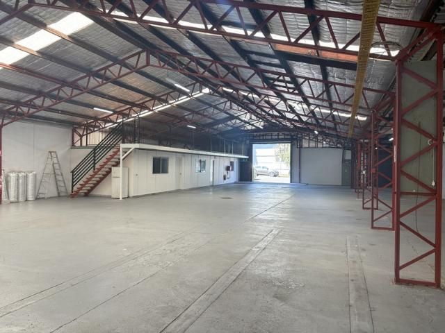 Warehouse for rent in Toombul, Queensland
