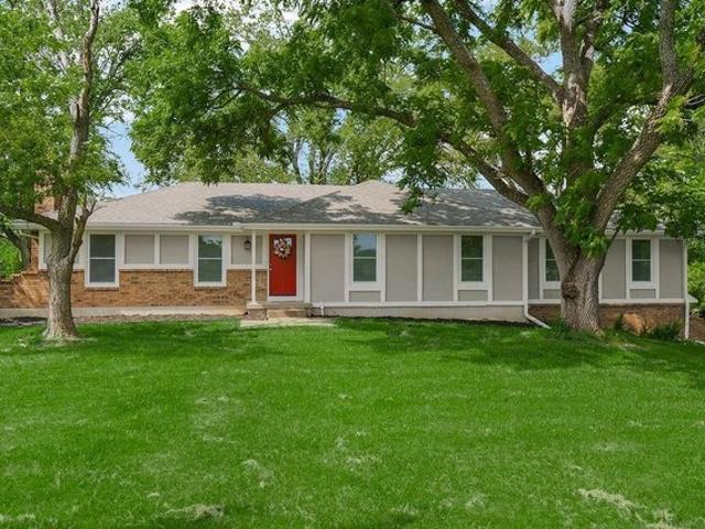 House for sale in Peculiar, Missouri