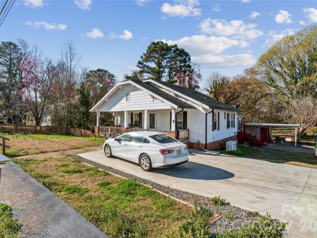Property for sale in Hiddenite, North Carolina
