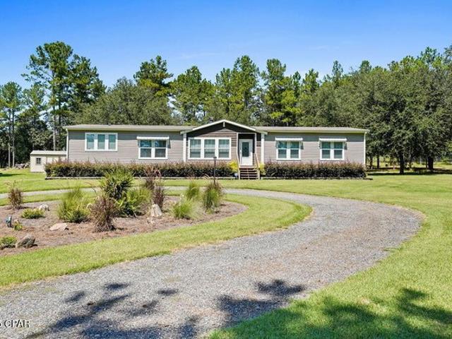 House for sale in Sneads, Florida