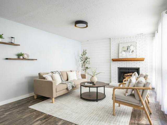 Townhouse for sale in Sandy